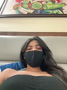 Lunaxx001 online show from 04/01/26, 08:37