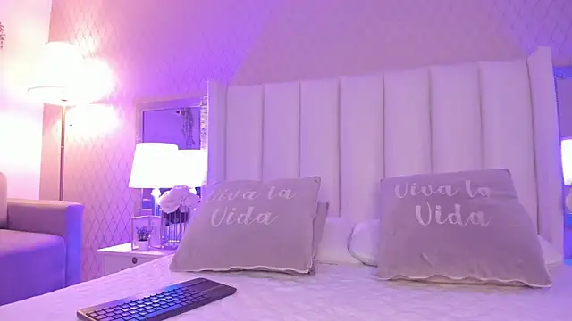 SophiaSmiiths  online show from 03/19/26, 08:53