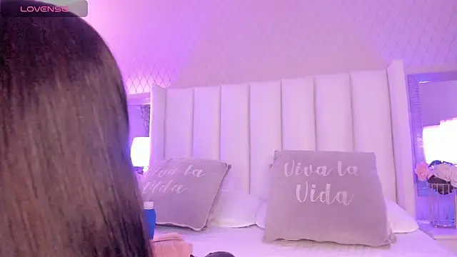 SophiaSmiiths  online show from 05/17/26, 02:22
