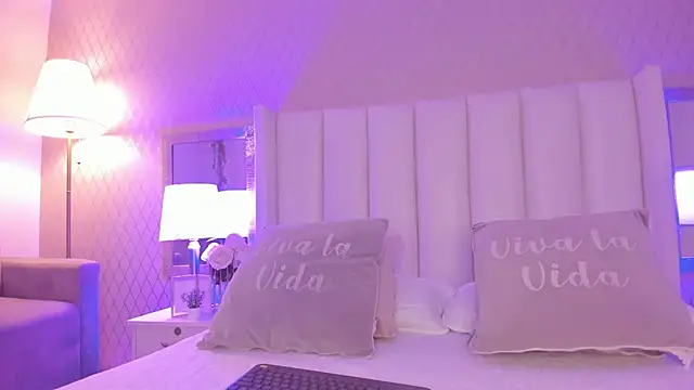 SophiaSmiiths  online show from 03/05/26, 07:54