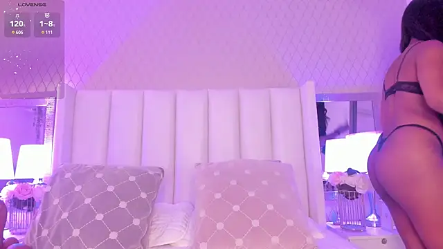 SophiaSmiiths  online show from 10/25/25, 07:58