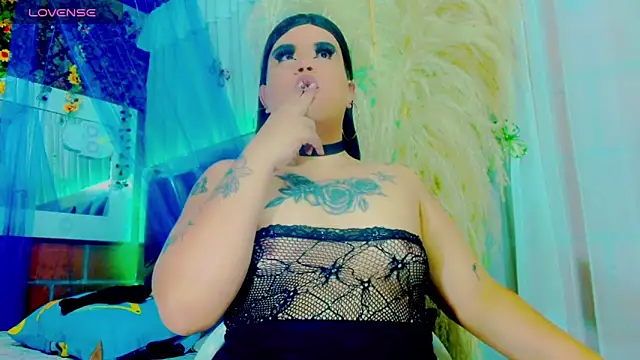 nauthyvalentina online show from 04/05/26, 01:40