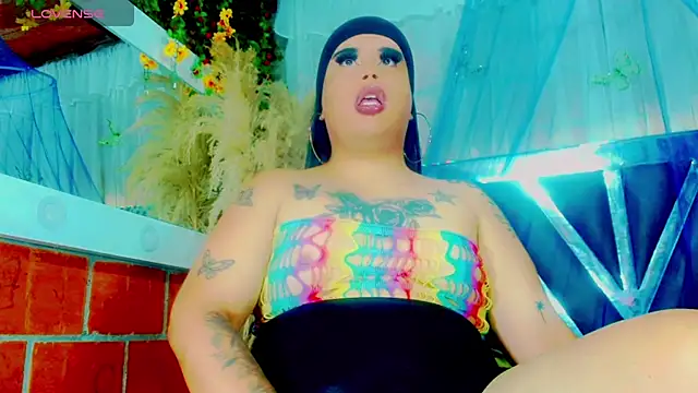 nauthyvalentina online show from 05/17/26, 06:08