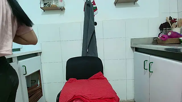 Snapshot of couple_lovelyds chatting on 01/18/26, 08:34 couple lovelyds online show from 01/18/26, 08:34