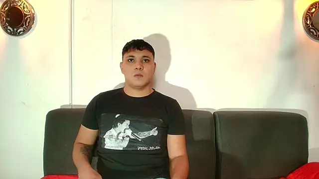 Snapshot of couple_lovelyds chatting on 12/21/25, 09:04 couple lovelyds online show from 12/21/25, 09:04