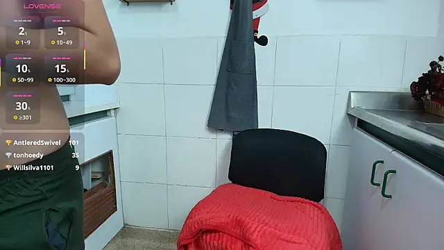 Snapshot of couple_lovelyds chatting on 01/15/26, 08:34 couple lovelyds online show from 01/15/26, 08:34