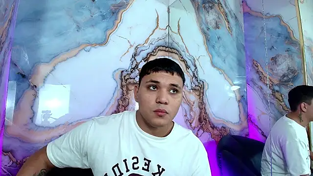 Snapshot of couple_lovelyds chatting on 02/05/26, 08:48 couple lovelyds online show from 02/05/26, 08:48