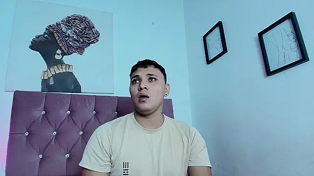 Snapshot of couple_lovelyds chatting on 10/25/25, 09:04 couple lovelyds online show from 10/25/25, 09:04