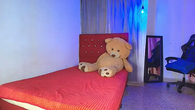 Snapshot of couple_lovelyds chatting on 10/16/25, 09:34 couple lovelyds online show from 10/16/25, 09:34