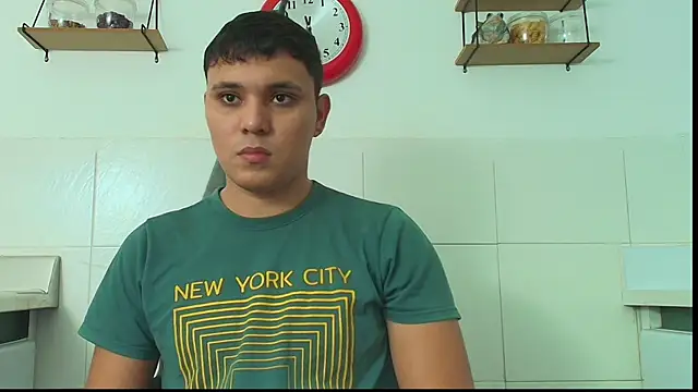 Snapshot of couple_lovelyds chatting on 10/19/25, 08:44 couple lovelyds online show from 10/19/25, 08:44