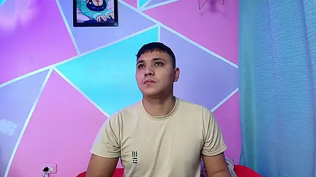 Snapshot of couple_lovelyds chatting on 01/11/26, 01:29 couple lovelyds online show from 01/11/26, 01:29