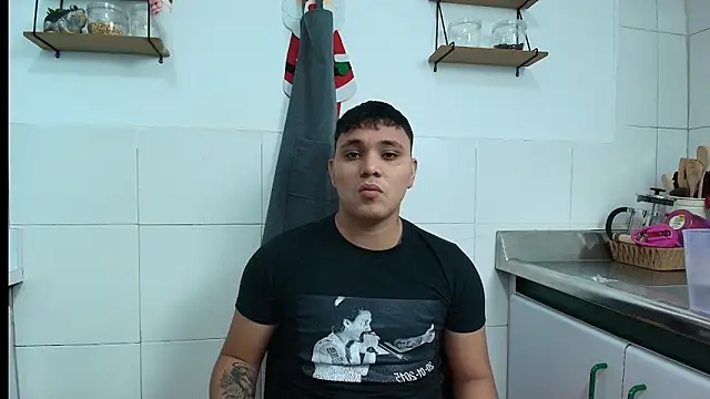 Snapshot of couple_lovelyds chatting on 01/14/26, 08:34 couple lovelyds online show from 01/14/26, 08:34