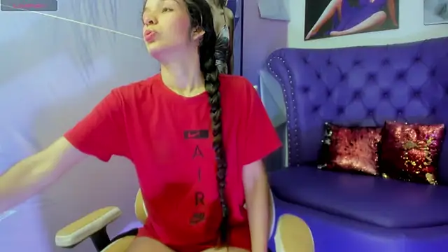 ariana  sweet  online show from 11/29/25, 11:43