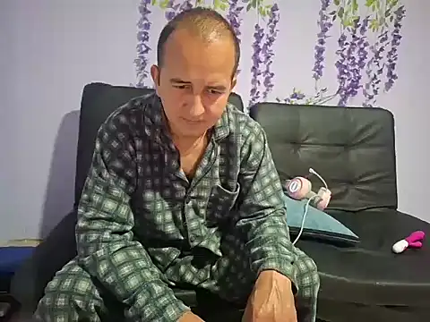 yazforeSolo online show from 11/06/25, 02:43