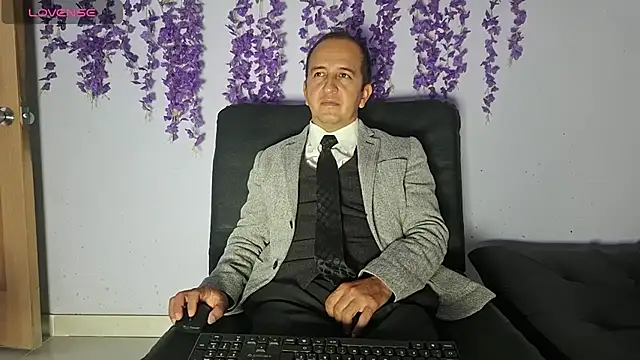 yazforeSolo online show from 02/11/26, 02:28