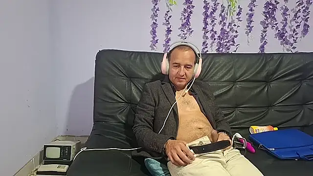 yazforeSolo online show from 11/17/25, 04:11