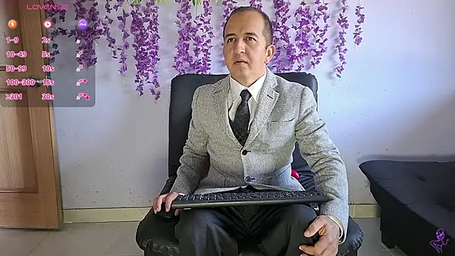 yazforeSolo online show from 02/09/26, 02:04