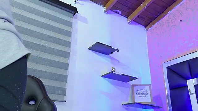 Sofia martiin online show from 10/10/25, 03:18