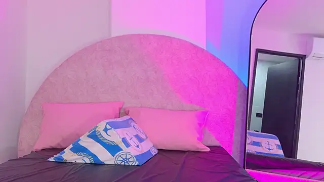 Sofia martiin online show from 11/28/25, 03:07