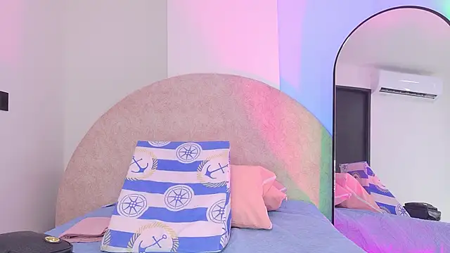 Sofia martiin online show from 11/25/25, 03:07