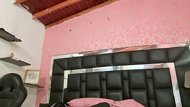 Sofia martiin online show from 11/01/25, 03:13