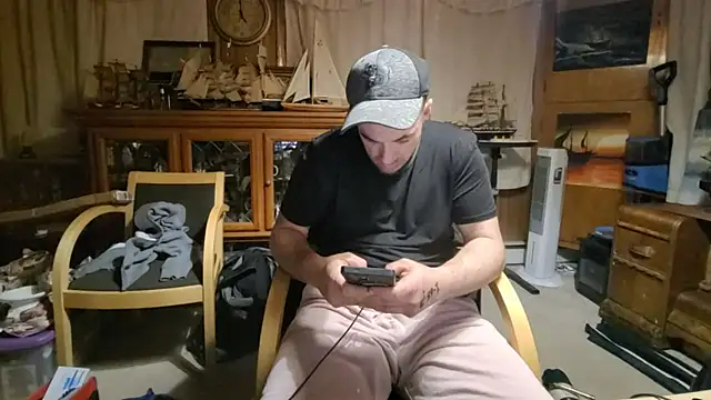 ScubaStevex online show from 04/18/26, 04:15