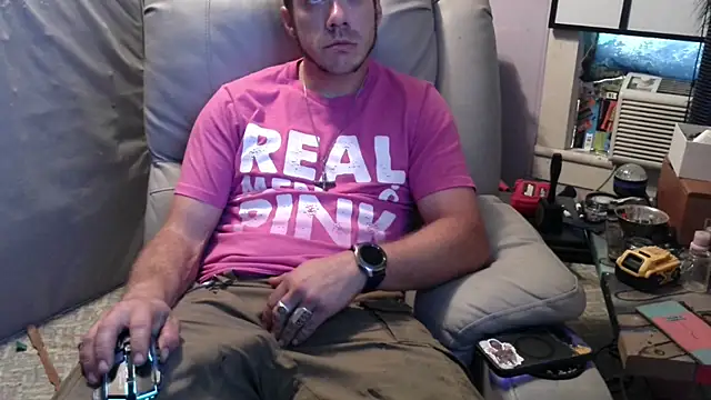 ScubaStevex online show from 10/08/25, 02:40