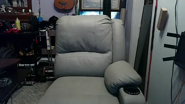 ScubaStevex online show from 11/03/25, 04:32