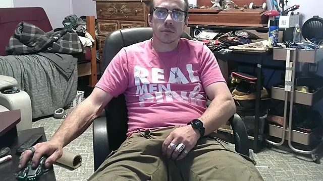 ScubaStevex online show from 10/28/25, 05:45