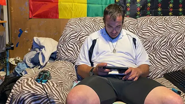 Snapshot of ScubaStevex chatting on 06/23/26, 06:33 ScubaStevex online show from 06/23/26, 06:33