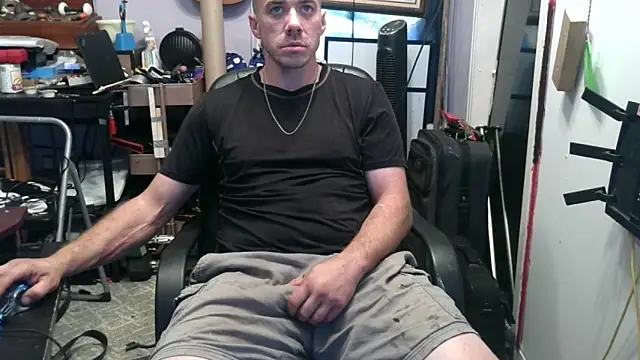 ScubaStevex online show from 11/06/25, 01:15