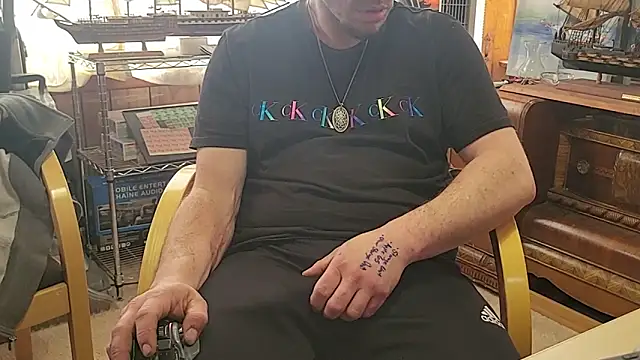 ScubaStevex online show from 03/19/26, 05:46