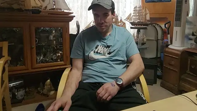 ScubaStevex online show from 03/29/26, 10:22