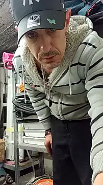 Snapshot of Danny22333 chatting on 03/02/26, 06:47 Danny22333 online show from 03/02/26, 06:47