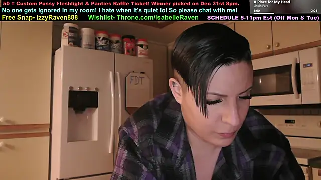 IsabelleRaven online show from 12/23/25, 12:22