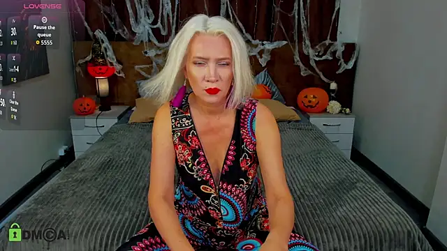 Snapshot of Luna__Lewis chatting on 10/30/25, 08:56 Luna Lewis online show from 10/30/25, 08:56