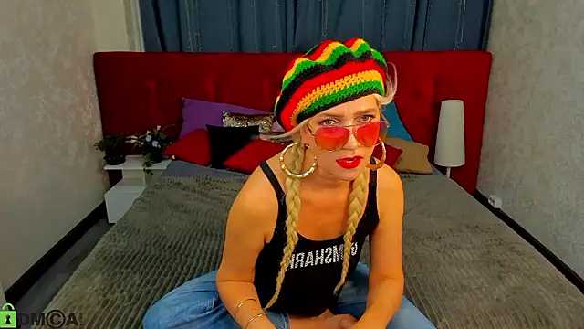 Luna  Lewis online show from 02/18/26, 09:39