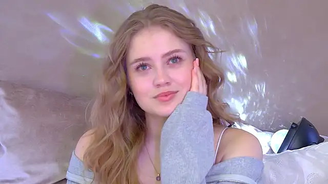 SelinSwarovski online show from 10/22/25, 05:12