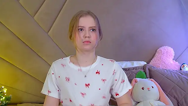 SelinSwarovski online show from 12/15/25, 04:24