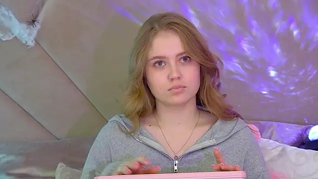 SelinSwarovski online show from 11/04/25, 04:16