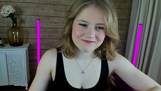 Snapshot of SelinSwarovski chatting on 03/14/25, 07:34 SelinSwarovski online show from 03/14/25, 07:34