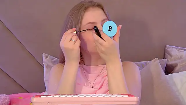 SelinSwarovski online show from 11/28/25, 04:40