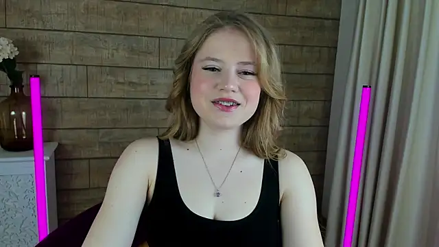 Snapshot of SelinSwarovski chatting on 03/14/25, 04:30 SelinSwarovski online show from 03/14/25, 04:30
