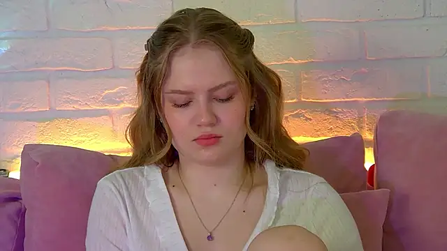 SelinSwarovski online show from 11/21/25, 04:17