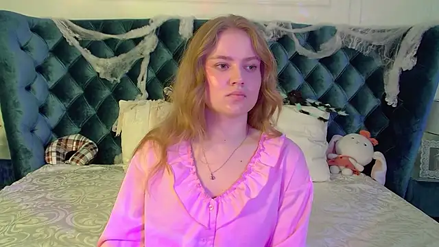 SelinSwarovski online show from 10/30/25, 06:16