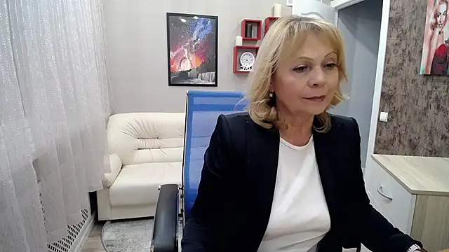 Snapshot of Milla_Cutie18 chatting on 02/20/25, 01:30 Milla Cutie18 online show from 02/20/25, 01:30