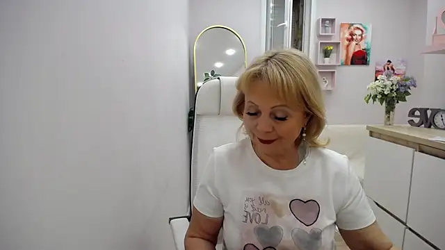 Milla Cutie18 online show from 05/19/26, 04:41