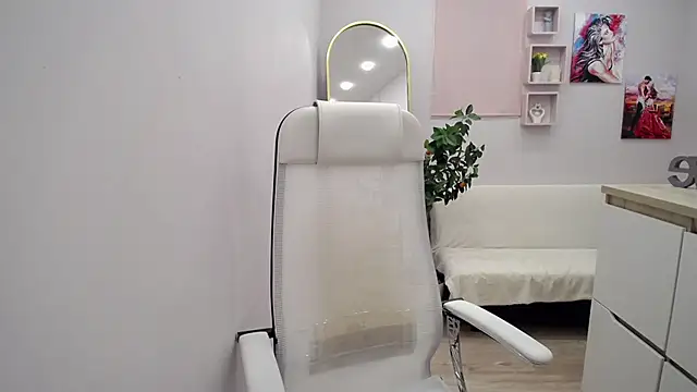 Milla Cutie18 online show from 02/04/26, 05:02