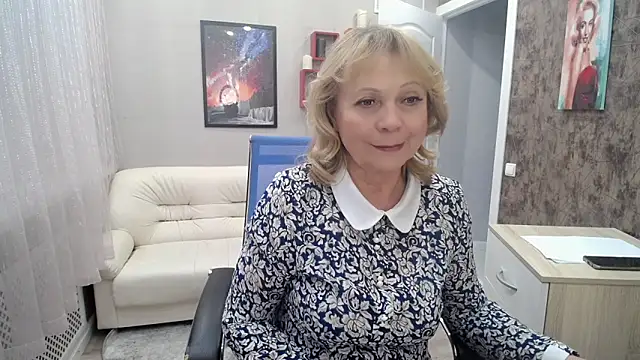 Snapshot of Milla_Cutie18 chatting on 02/17/25, 11:55 Milla Cutie18 online show from 02/17/25, 11:55