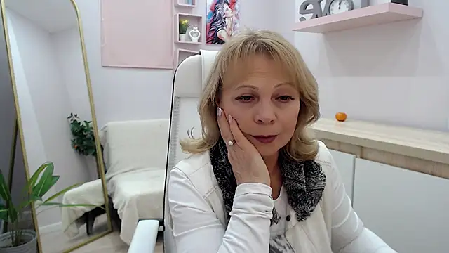 Snapshot of Milla_Cutie18 chatting on 03/05/25, 12:11 Milla Cutie18 online show from 03/05/25, 12:11